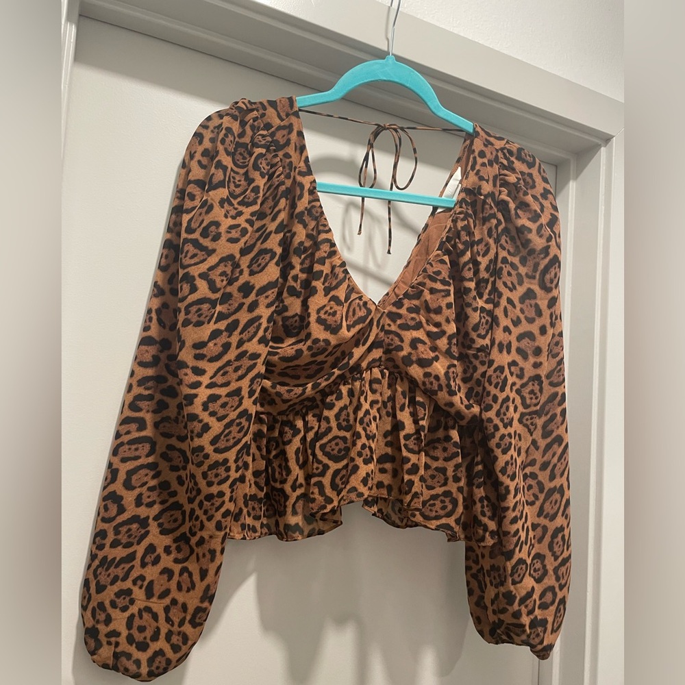 LIKE NEW H&M Brown & Black Leopard Print V-Neck Long-Sleeve Crop Top Blouse - S - Picture 5 of 14